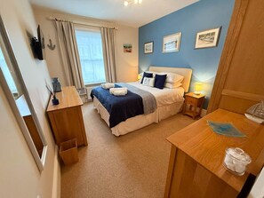 5 chambres, bureau, fer et planche à repasser, Wi-Fi gratuit