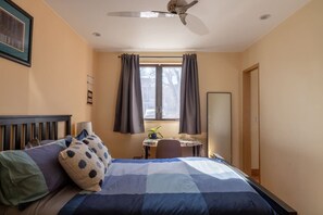 1 chambre, bureau, fer et planche à repasser, Wi-Fi