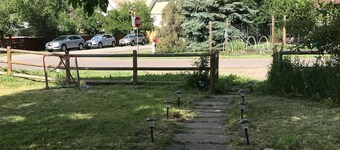 Energy-Efficient Oasis: Cozy Suite Near DT Boulder