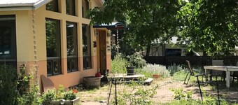 Energy-Efficient Oasis: Cozy Suite Near DT Boulder