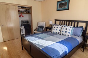 1 bedroom, desk, iron/ironing board, WiFi
