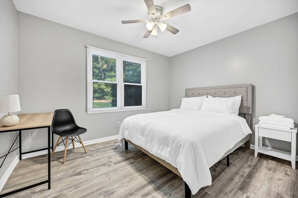 2 bedrooms, desk, free WiFi, bed sheets