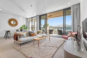 Una Smart TV, libros