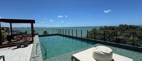 Estudio clásico | Alberca | Alberca al aire libre