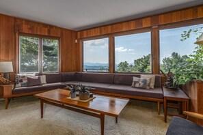 Smart TV - Secluded Mid-Century Retreat w/ mtn views, near WLU, VMI (Rockbridge County)