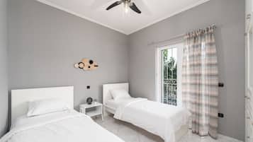 Iron/ironing board, travel crib, WiFi, bed sheets