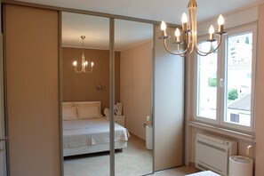 1 bedroom, iron/ironing board, travel cot, free WiFi