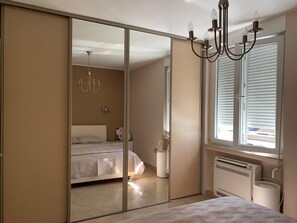 1 bedroom, iron/ironing board, travel cot, free WiFi