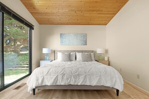 3 bedrooms, iron/ironing board, free WiFi, bed sheets - Biggest Backyard in Bodega Bay + Hot Tub (Bodega Bay)