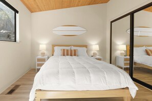 Ferros/tábuas de passar roupa, Wi-Fi, roupa de cama