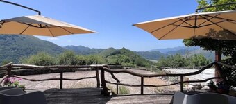 Apartment near the coast. Mountain views