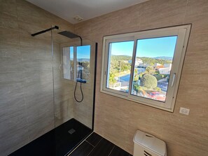 Unclassified image, 5 of 13, button