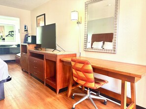 Cortinas blackout, tabla de planchar con plancha y wifi gratis 