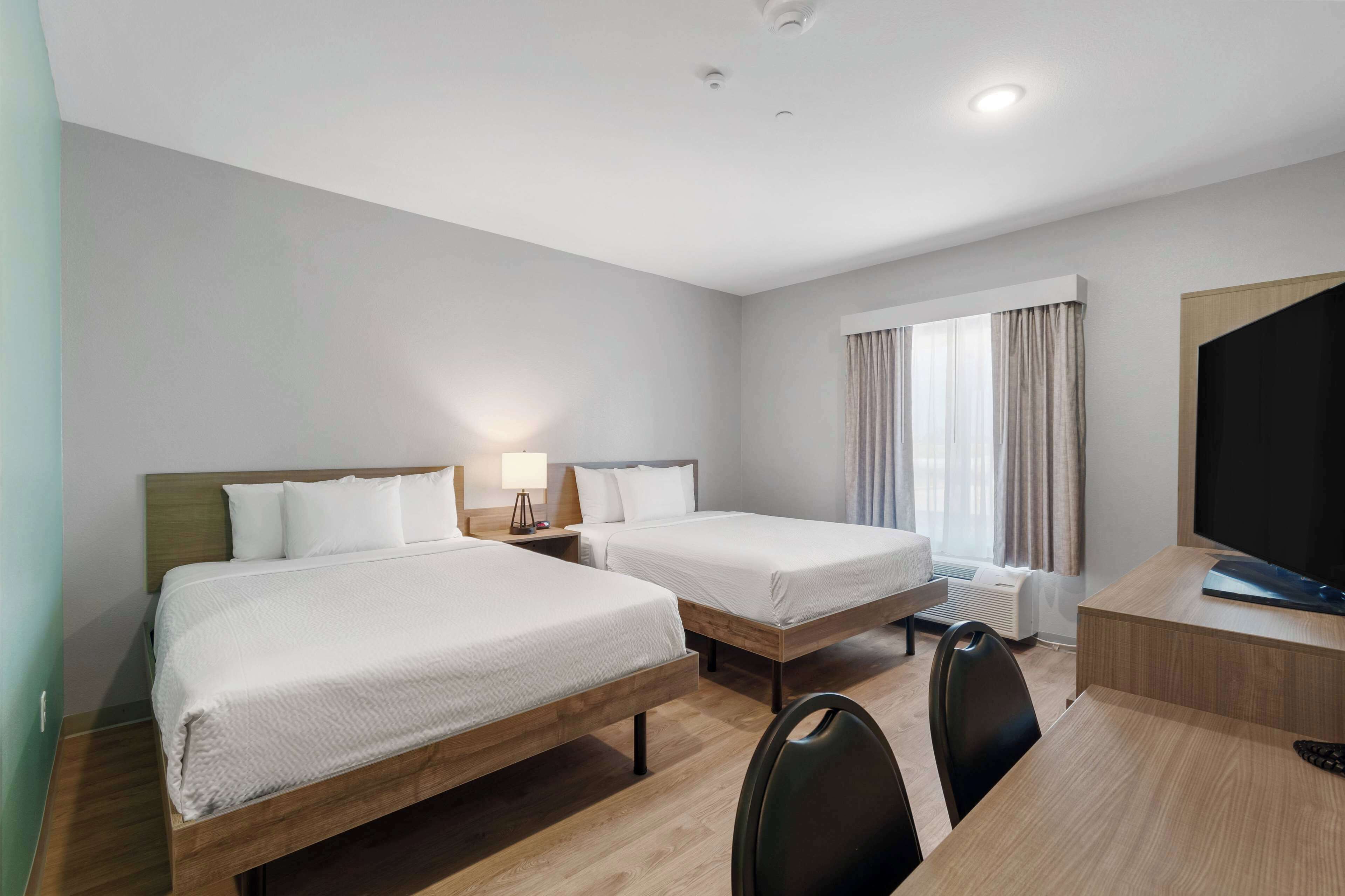 Skrivebord, skrivebord for bærbar PC og blendingsgardiner