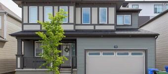 Cozy 2BR/2BA Suite | 10 Mins to Airport | Private Entry & Kitchen