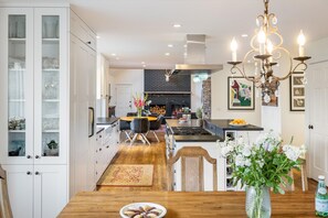 Dining - Peaceful Retreat with Outdoor Oasis — 10-min to Downtown (Boulder)