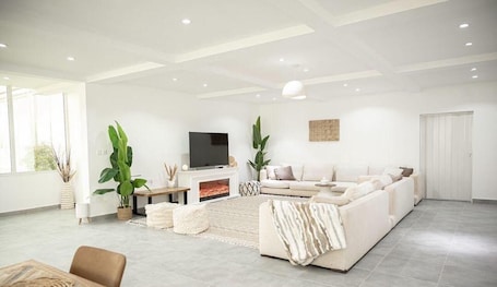 Books. Ain Al Damany 4-bedroom Desert Villa with BBQ Loung & Safari Attraction