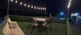 Ain Al Damany 4-bedroom Desert Villa with BBQ Loung & Safari Attraction