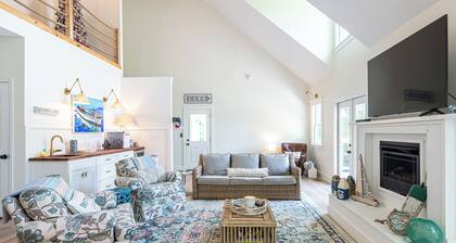 Charming 3-beds with loft in peaceful cove on Watts Bar Lake! Bring your boat!