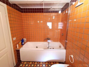 Hair dryer, towels, soap, toilet paper - Ciak in Ballarò (Palermo)