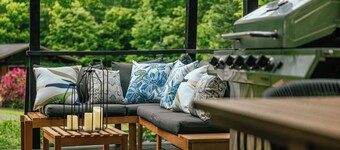 Retro 70's Throwback Chalet-Sleeps 12-Game Room-Fire Pit-Bunk Room-Hot Tub-Sauna