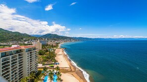 Luxury Apartment, 4 Bedrooms, Balcony, Ocean View | Terrace/patio