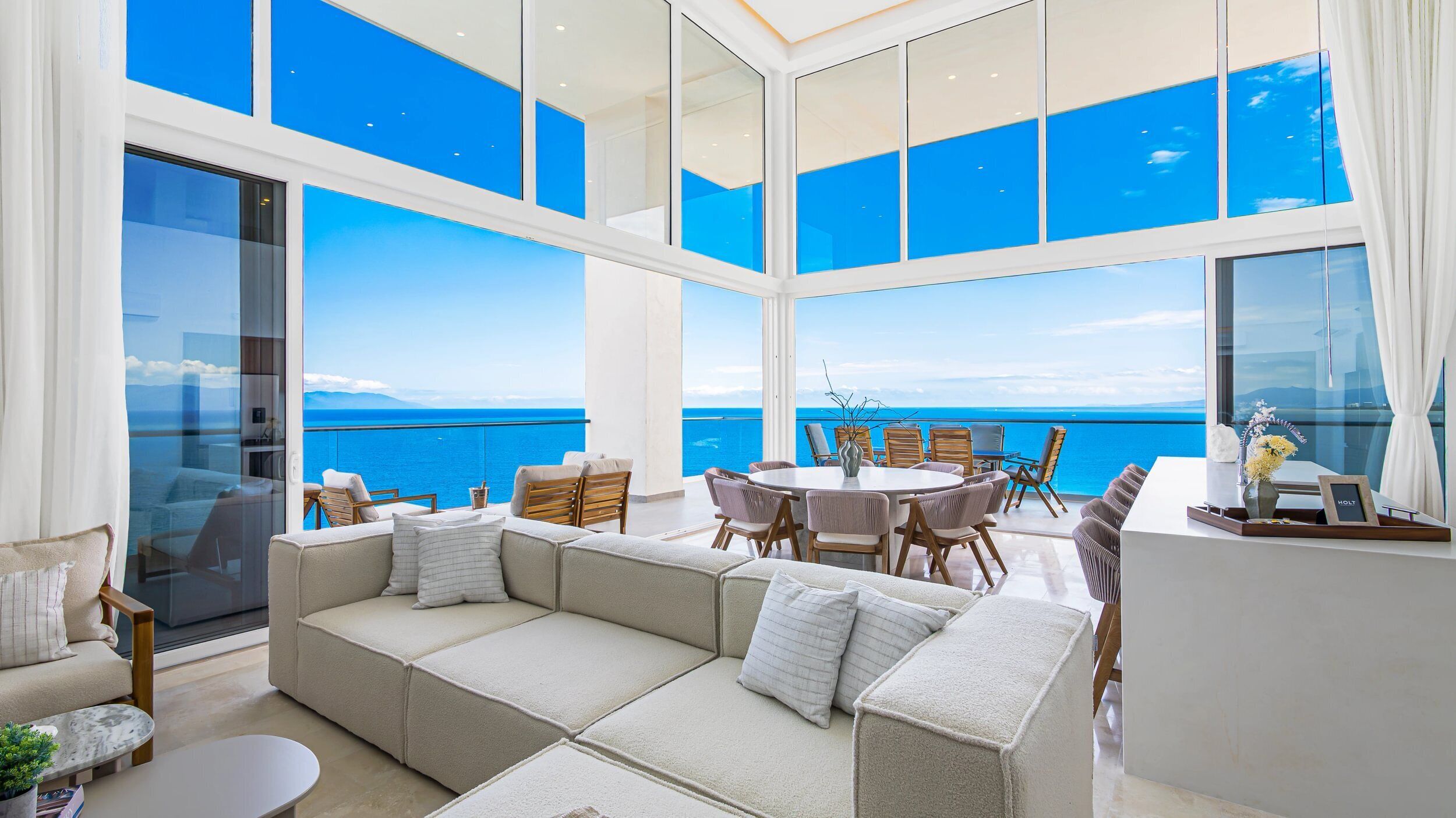 Luxury Apartment, 4 Bedrooms, Balcony, Ocean View | Living room
