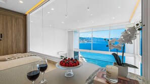 Luxury Apartment, 4 Bedrooms, Balcony, Ocean View | Free WiFi