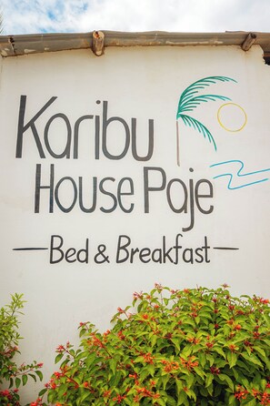 تفاصيل الفندق من الخارج