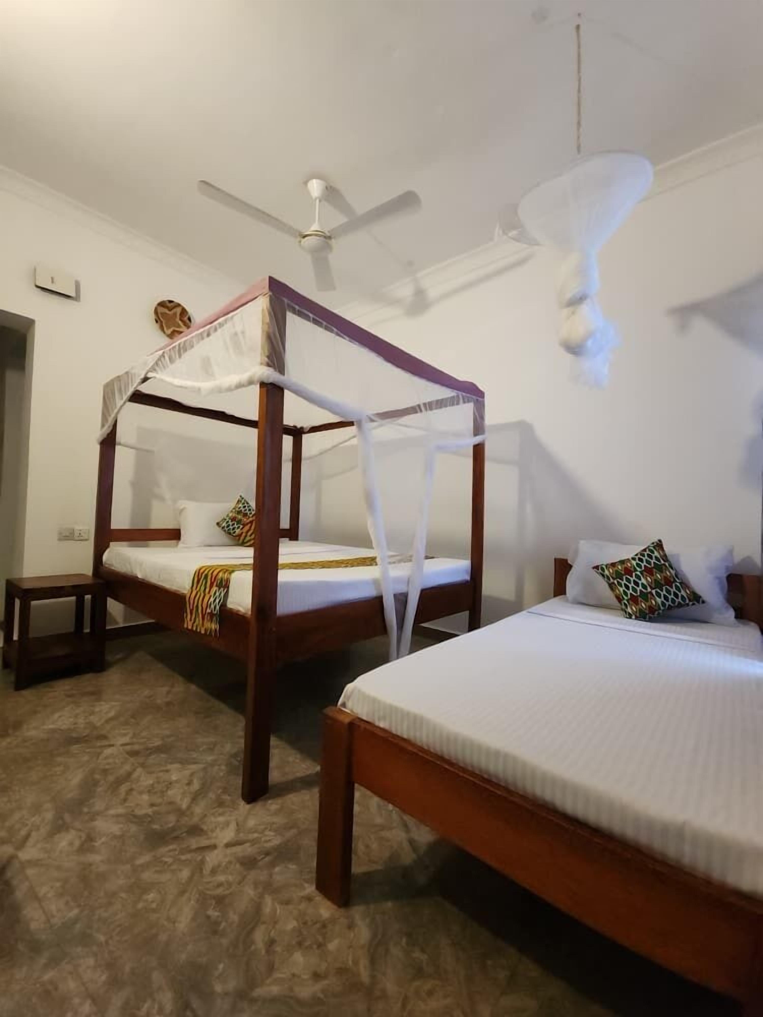 Double or Twin Room | In-room safe, iron/ironing board, free WiFi