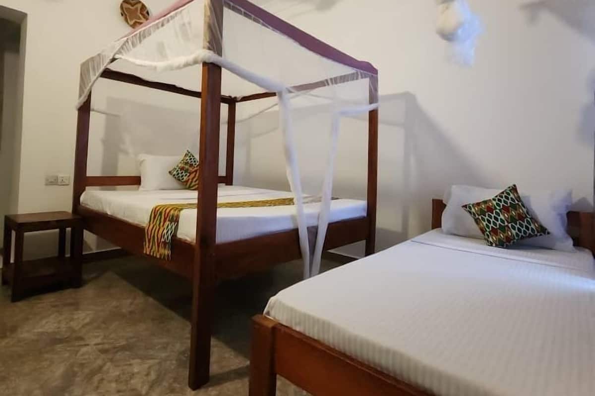 Habitació doble o amb dos llits individuals | Caixa forta a l'habitació, planxa i posts de planxar i wifi gratuïta