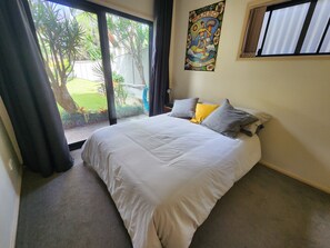 WiFi, bed sheets