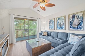 Smart TV, fireplace - "Safe Harbor" Stunning Golf & Lake Views
2 Bedroom 2 Bath
Professionally Cleaned (Pawleys Island)