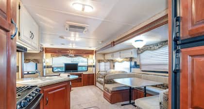 Wildwood Camper: Grill, Firepit & Pets OK