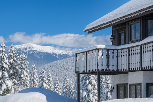Stunning Mountain Views by Story Land & North Conway!
