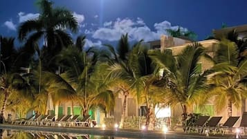 Private beach, white sand, free beach shuttle, beach bar