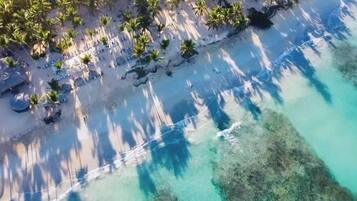 Privatstrand, weißer Sandstrand, kostenloser Shuttle zum Strand