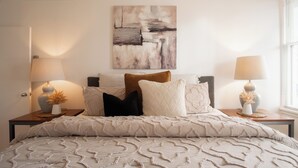 Unclassified image, 3 of 13, button - Spacious 2-Bedroom Condo in Downtown Victoria (Victoria)