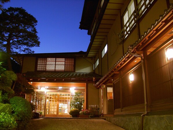 Front of property - shojukan (Agatsuma-gun)
