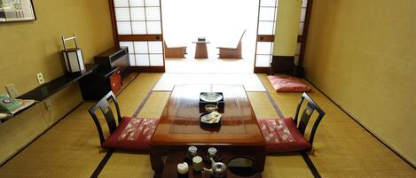 Economy Twin Room | In-room safe