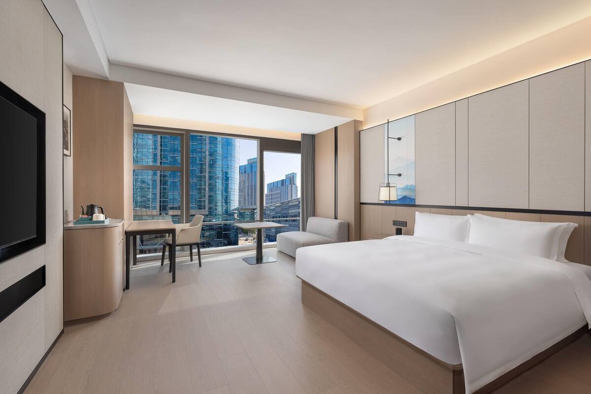 Superior Room, 1 King Bed, Non Smoking