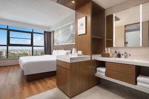 Superior Room, 1 King Bed, Non Smoking (Smart) - Days Hotel By Wyndham Yancheng Hi-Tech Park (Yancheng)