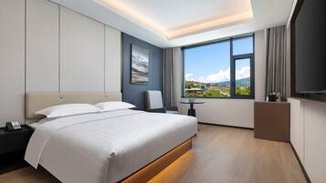 Deluxe Room, 1 King Bed, Non Smoking
