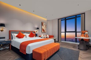 Executive Room, 1 King Bed, Smoking