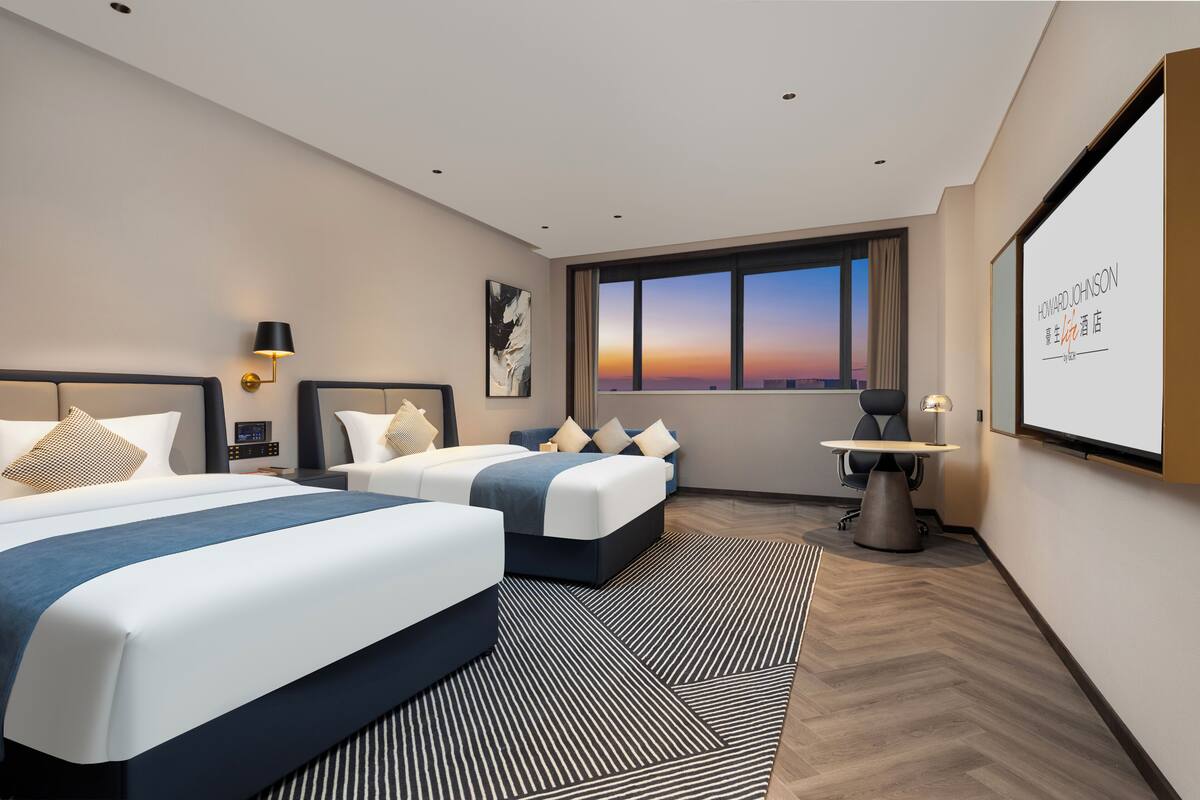 Deluxe Room, 2 Twin Beds, Smoking