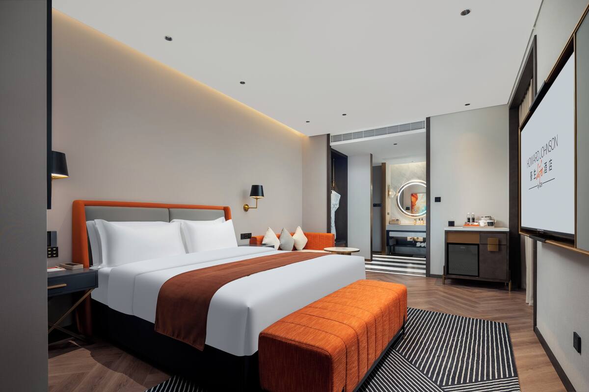 Standard Room, 1 King Bed, Smoking