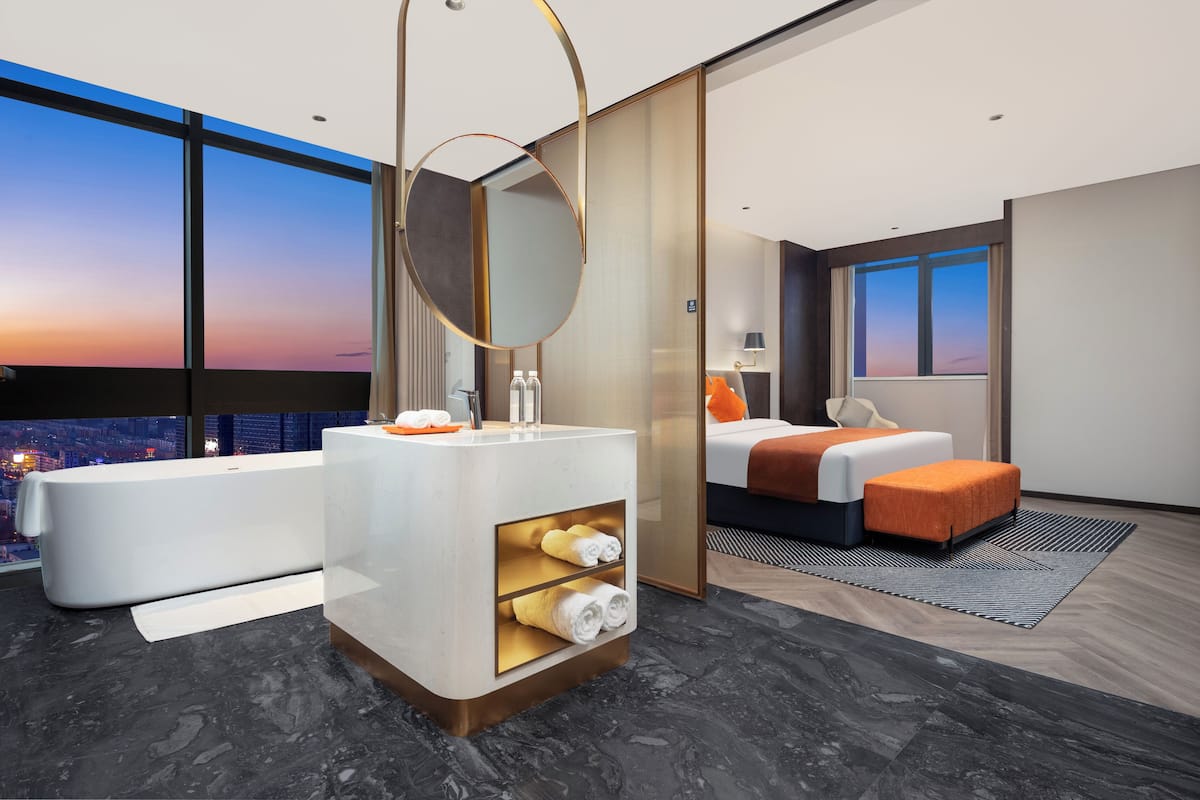 Suite, 1 King Bed, Smoking (Selection)