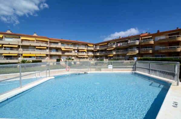 Apartment | Pool | Outdoor pool