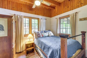 2 bedrooms, internet, bed sheets