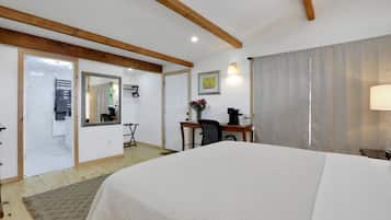 In-room safe, free WiFi, bed sheets
